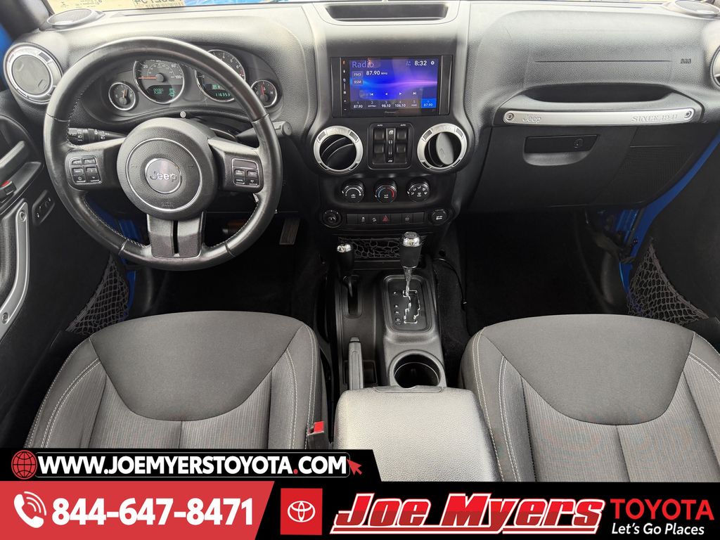 Used 2016 Hydro Blue Pearl Coat Jeep Unlimited Sahara image 12
