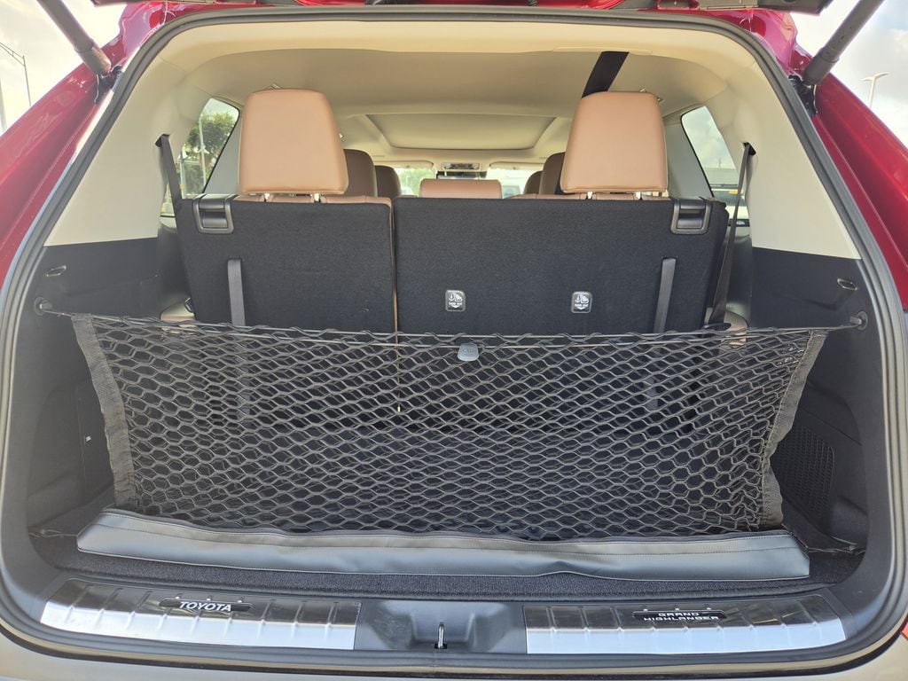 Used 2026 Pearl Toyota Platinum image 31