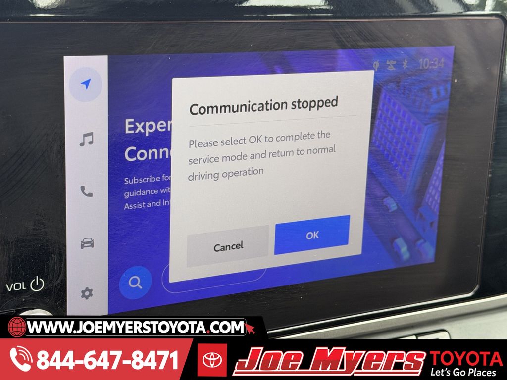 Used 2025 White Toyota LE image 18