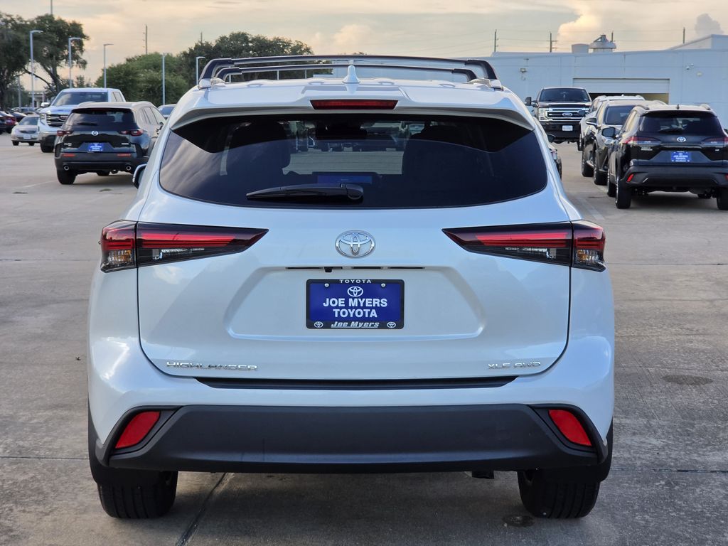 Used 2026 Pearl Toyota XLE image 8