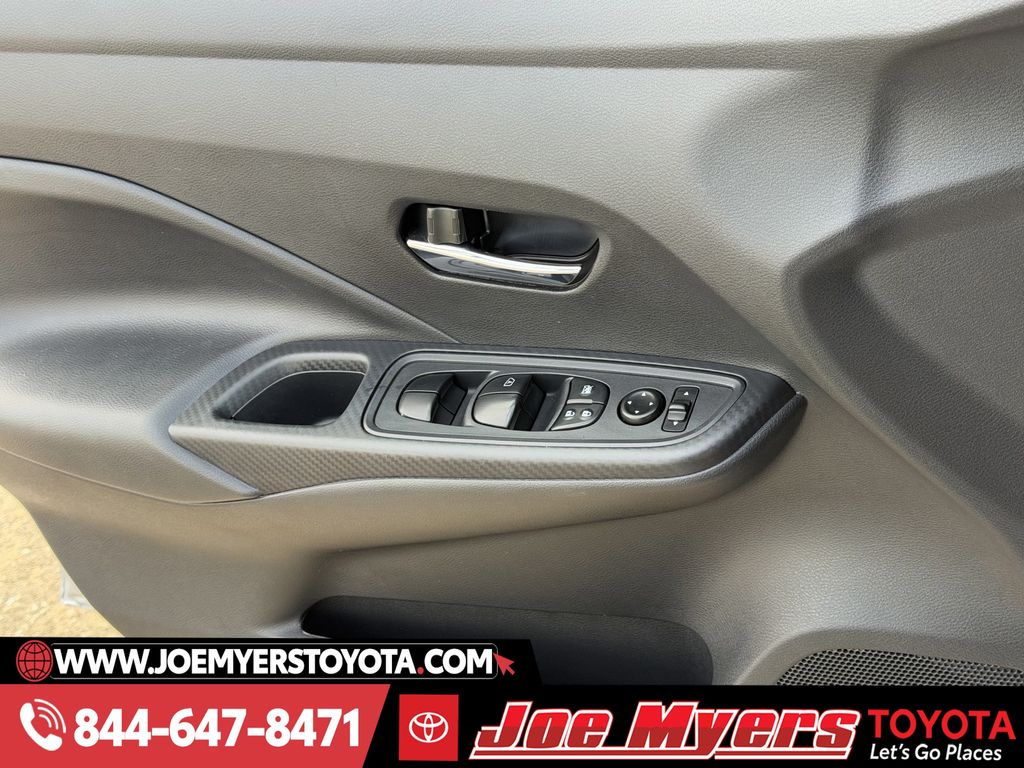 Used 2025 Brilliant Silver Metallic Nissan 1.6 SV image 24