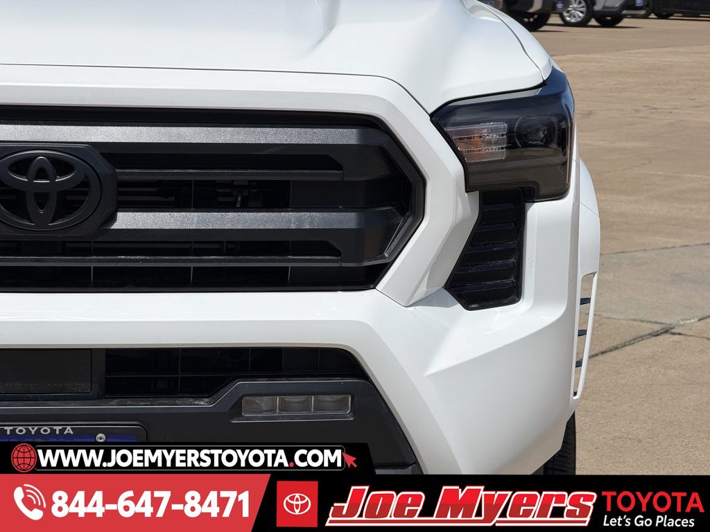 New 2026 Ice Cap Toyota SR5 image 4