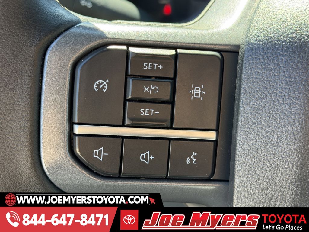 Used 2023 Oxford White Ford XLT image 24