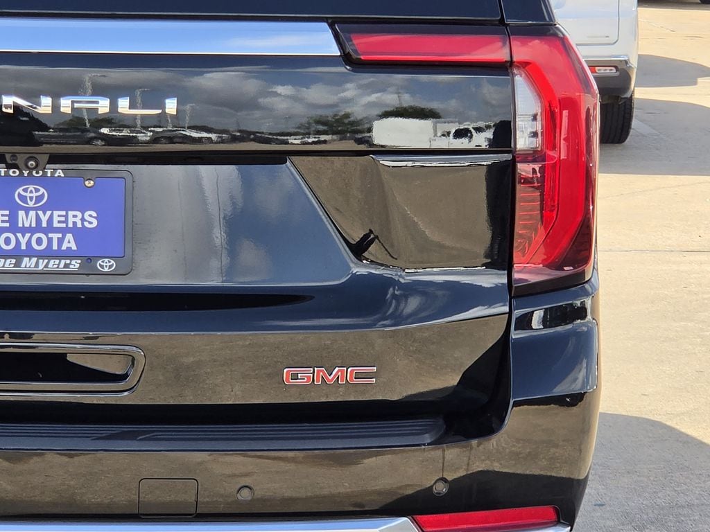 Used 2025 Onyx Black GMC Denali image 9