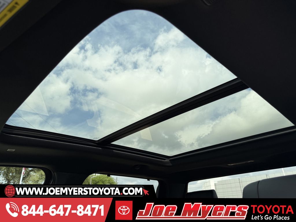 New 2026 Magnetic Gray Meta Toyota Platinum image 21