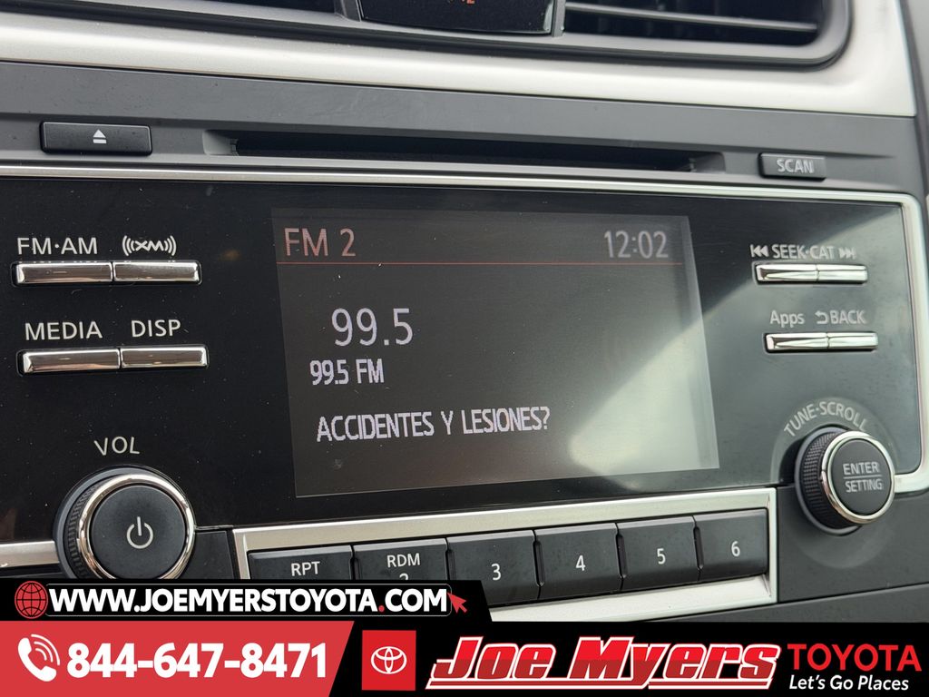 Used 2016 Cayenne Red Nissan 2.5 SL image 18