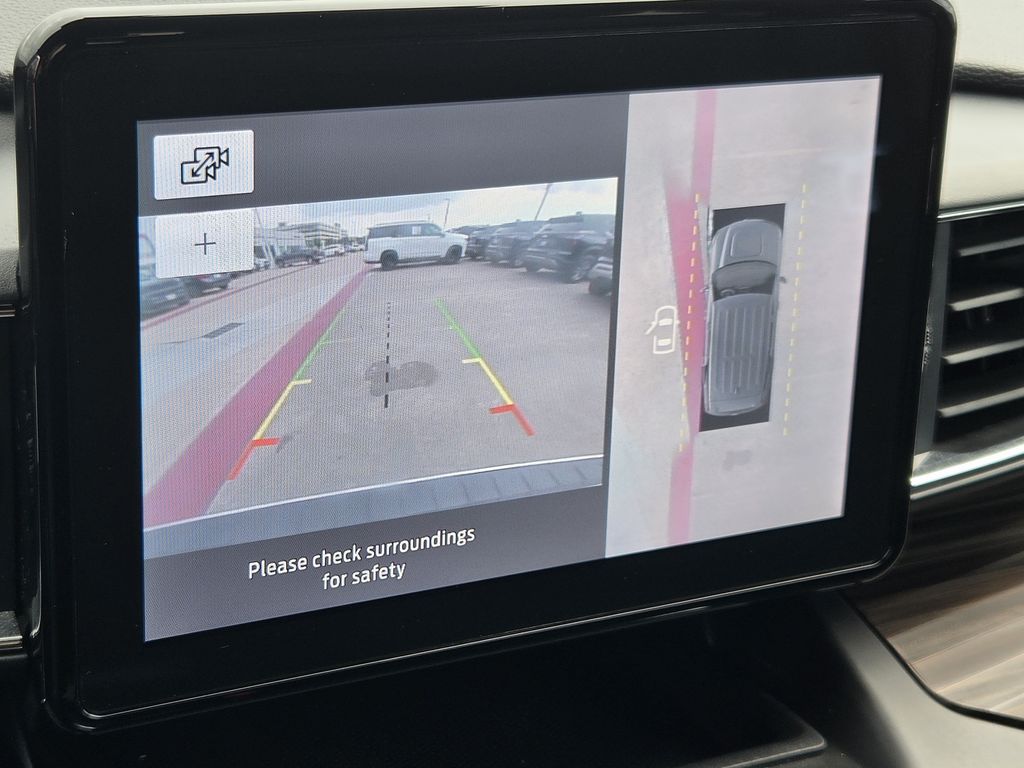 Used 2020 Black Metallic Ford Limited image 18