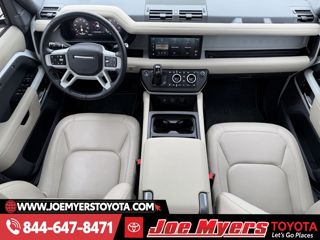 Used 2024 Fuji White Land Rover S image 11