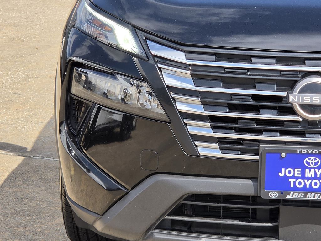 Used 2025 Super Black Nissan S image 5