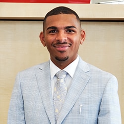 Staff member Thomas Dominique from ID_e9f3a8f4ef33