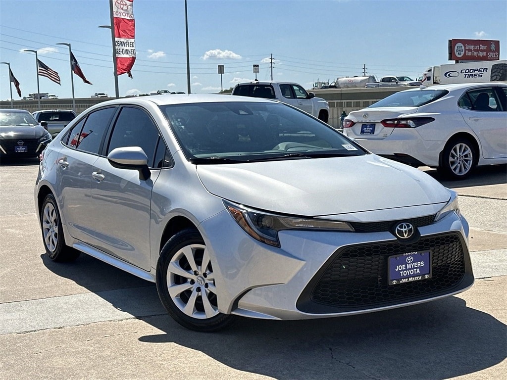 Used 2022 Toyota Corolla LE with VIN 5YFEPMAE3NP376708 for sale in Houston, TX