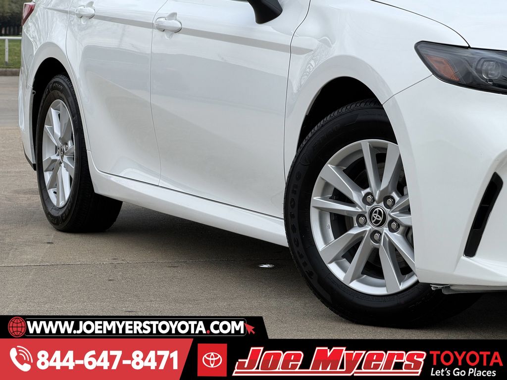 Used 2025 Ice Cap Toyota LE image 12