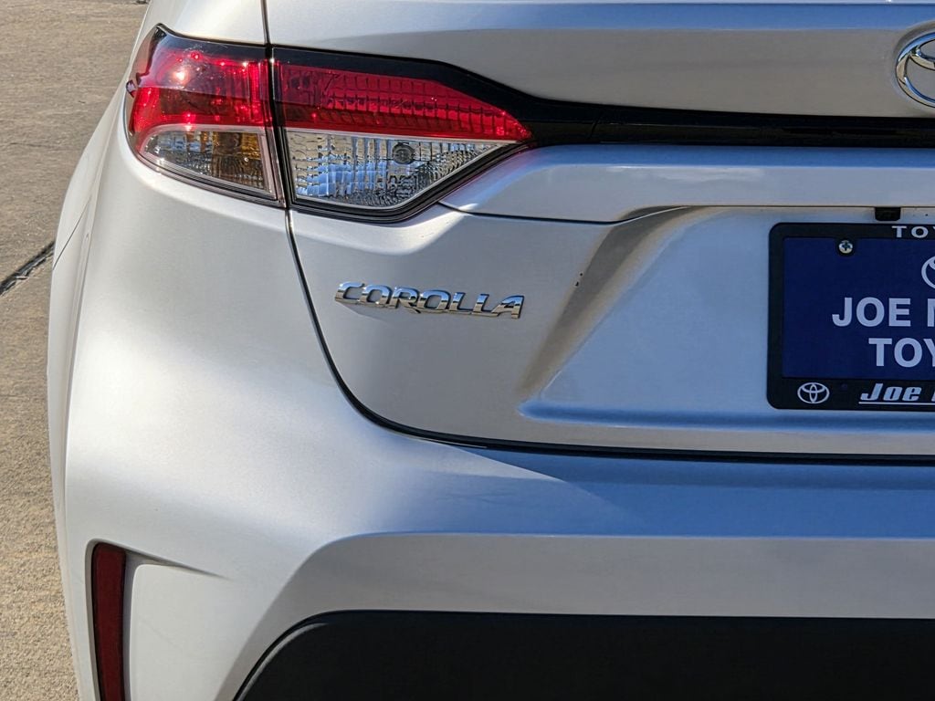 Used 2025 Classic Silver Metallic Toyota LE image 10