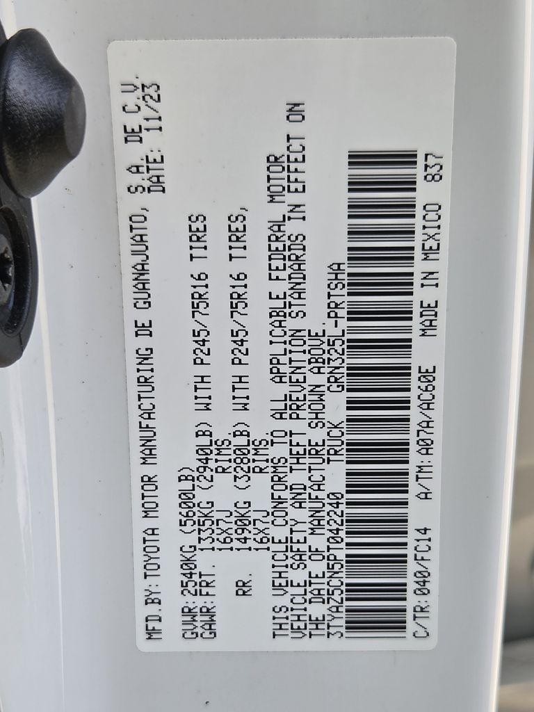 Used 2023 Ice Toyota SR5 image 31
