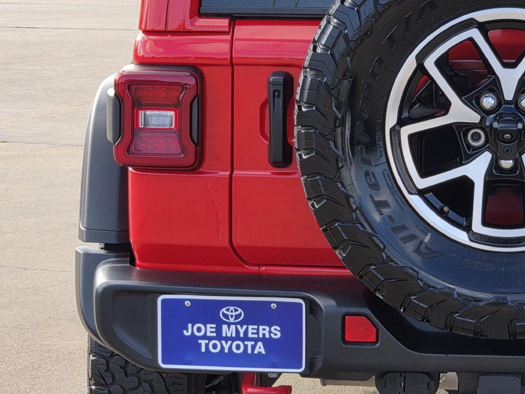 Used 2025 Firecracker Red Clearcoat Jeep Rubicon image 10