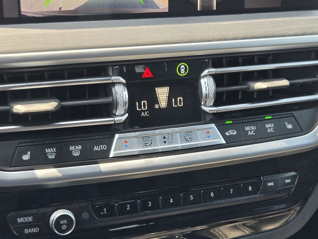 Used 2024 Dark Graphite Metallic BMW xDrive30i image 19