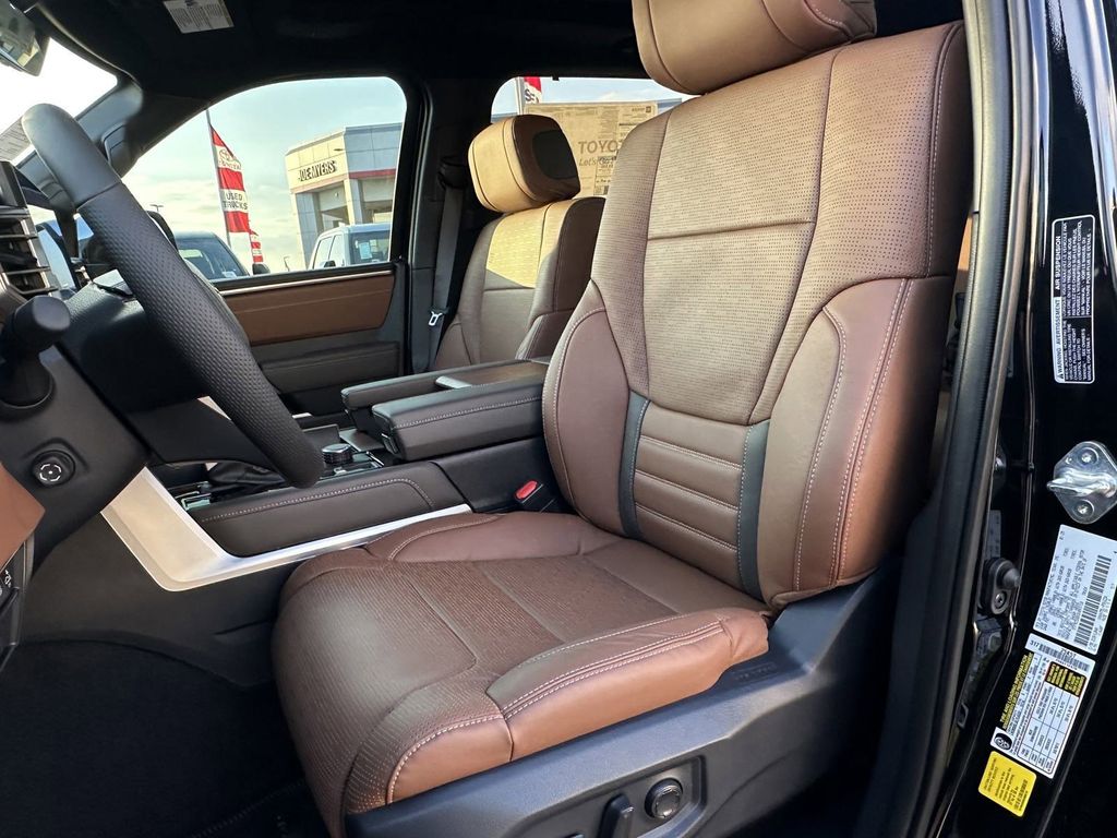 2025 Toyota Tundra 1794 Edition - Photo 18