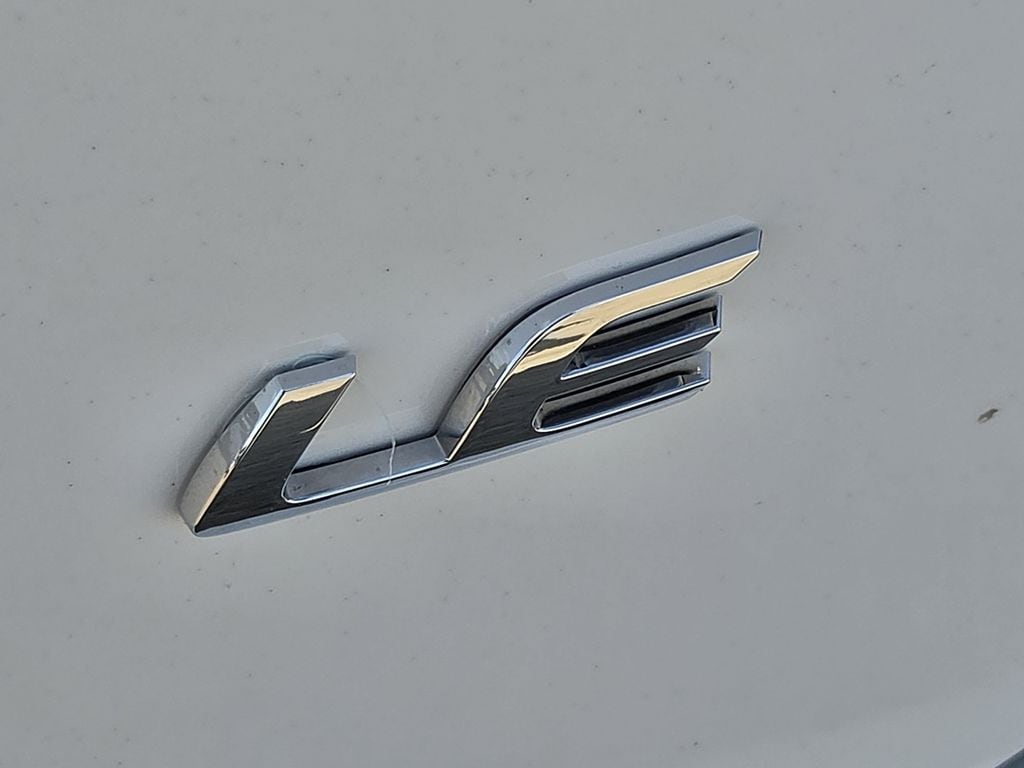 Used 2025 Ice Toyota LE image 11