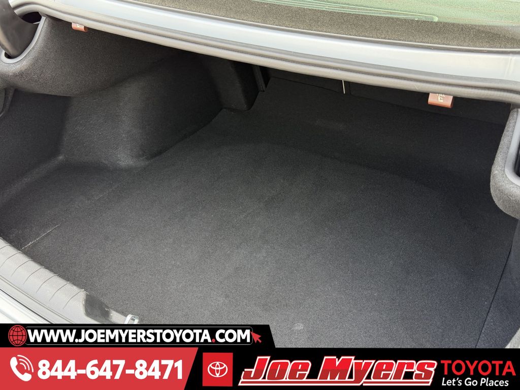 Used 2025 Aero Silver Hyundai SEL image 30