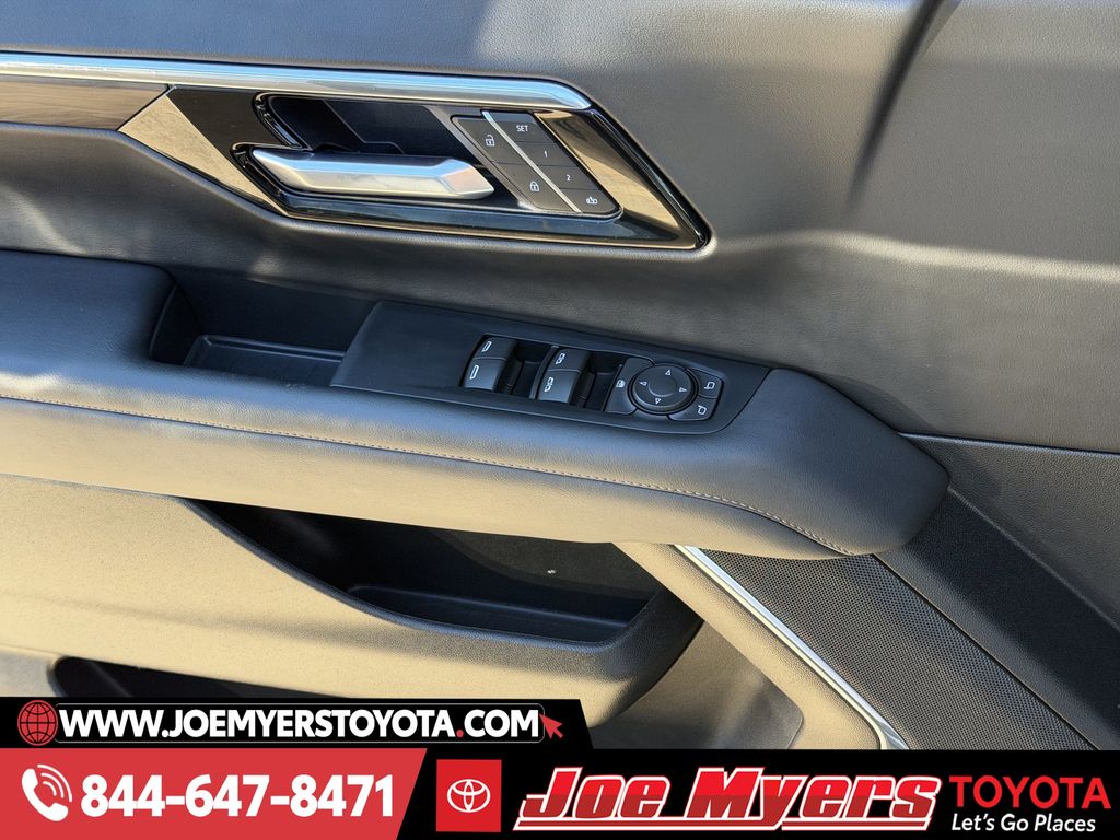 Used 2025 Black Chevrolet LT image 26