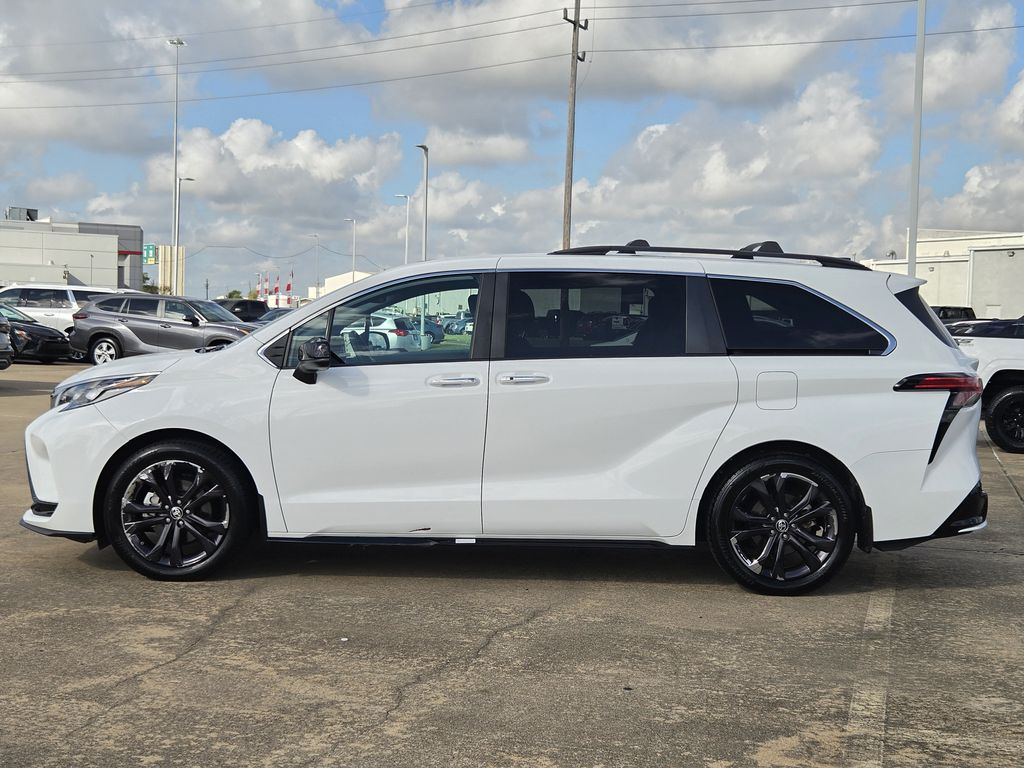 Used 2023 Ice Toyota XSE image 6