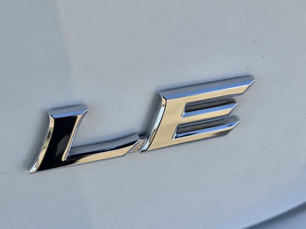 Used 2026 Ice Toyota LE image 11