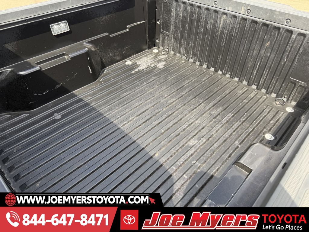 Used 2025 Underground Toyota SR5 image 29