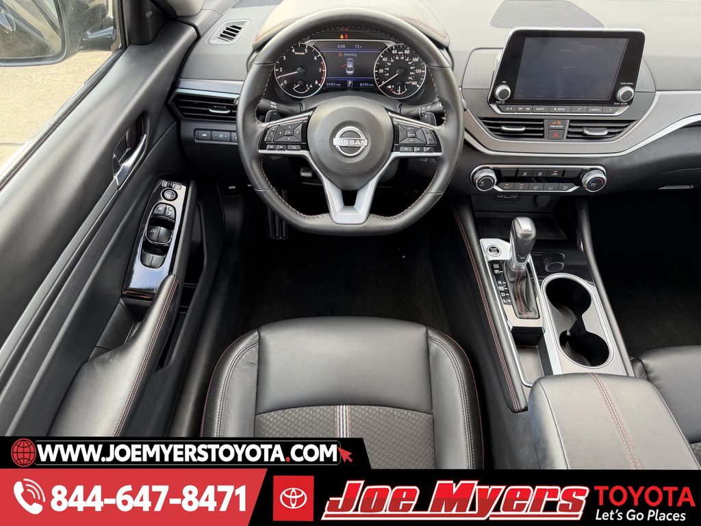 Used 2025 Super Black Clearcoat Nissan 2.5 SR image 14