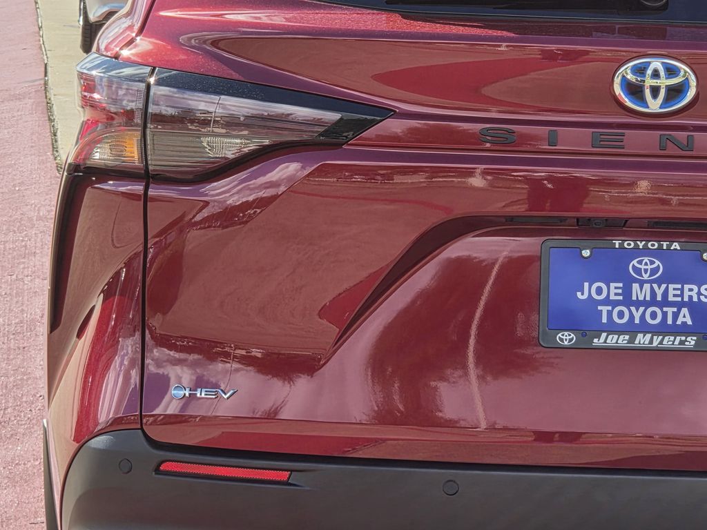 Used 2025 Pearl Toyota XLE image 10