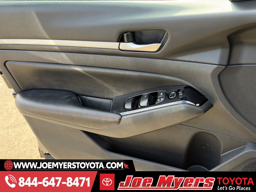 Used 2025 Super Black Clearcoat Nissan 2.5 SR image 26