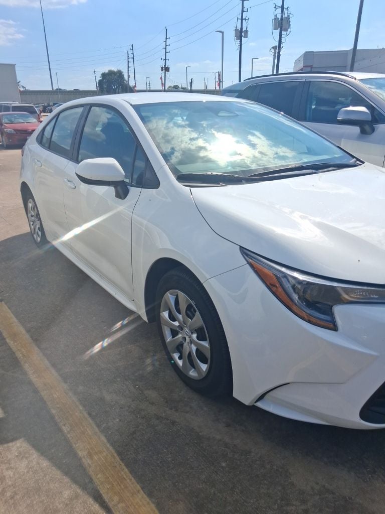 Used 2026 Ice Toyota LE image 2