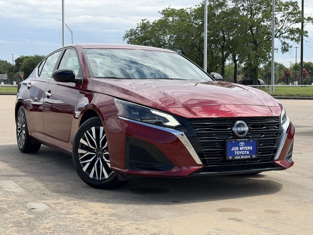 Used 2025 Nissan Altima 2.5 SV Sedan