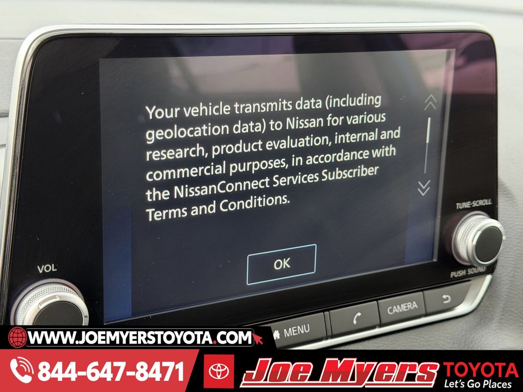 Used 2025 Electric Blue Metallic Nissan SV image 17