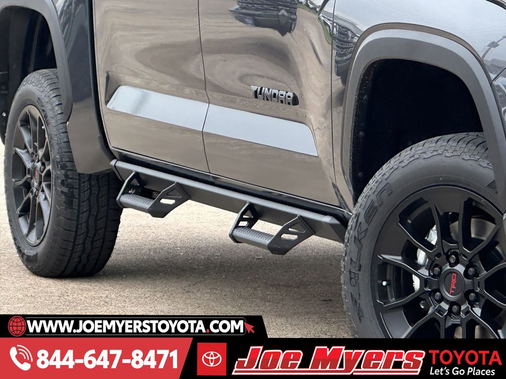 2025 Toyota Tundra SR5 - Photo 8