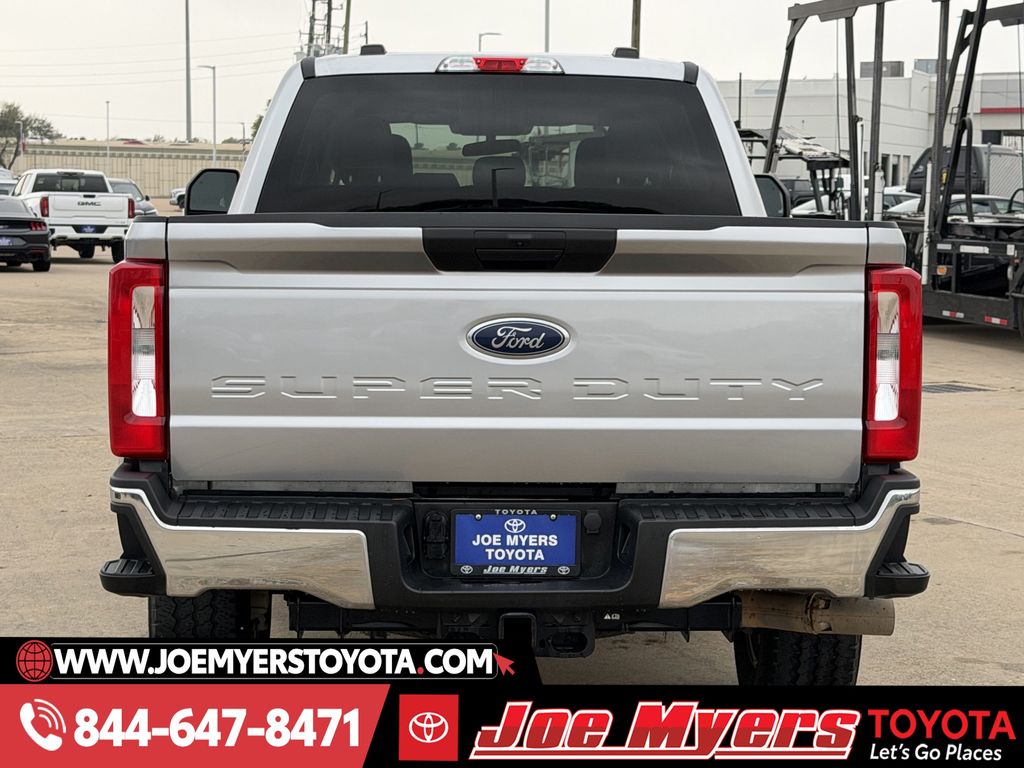 Used 2024 Iconic Silver Metallic Ford XLT image 8