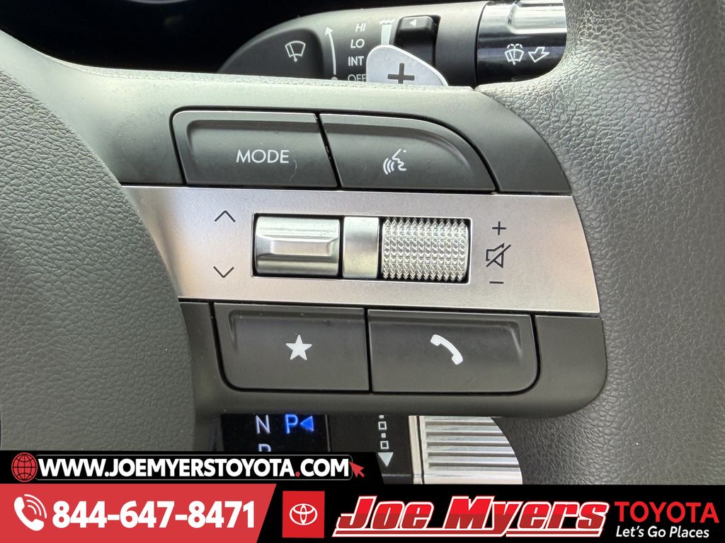 Used 2025 Aero Silver Hyundai SEL image 22