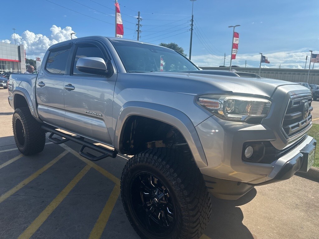 2018 Toyota Tacoma SR5 photo 3