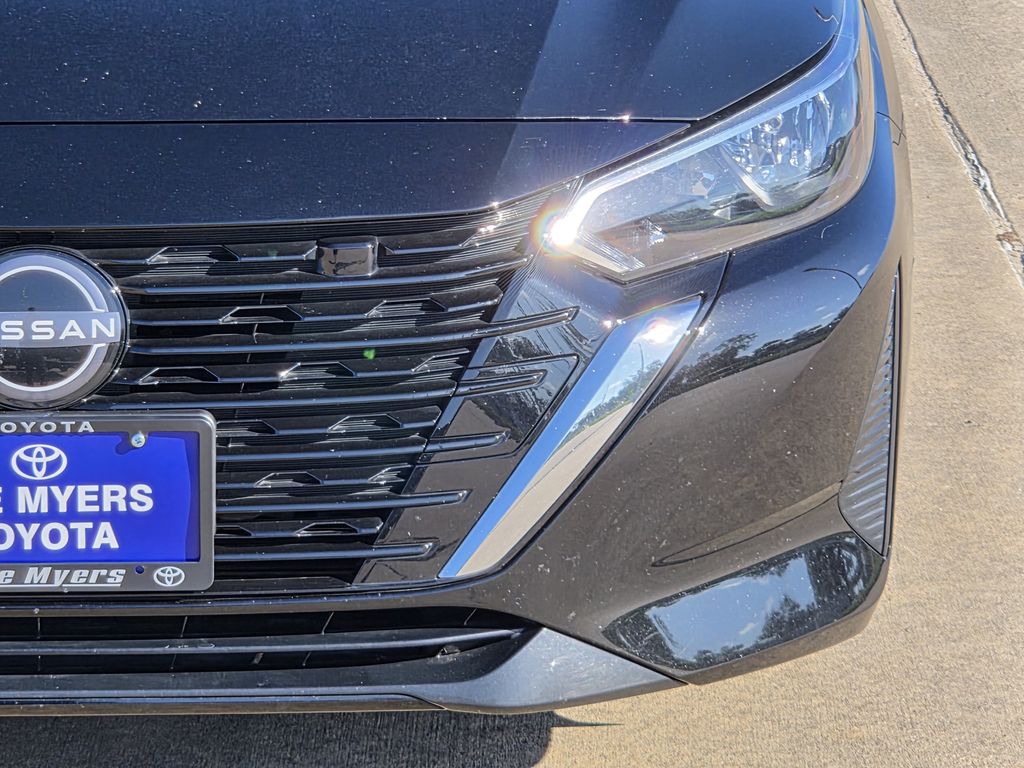 Used 2025 Super Black Nissan SV image 4