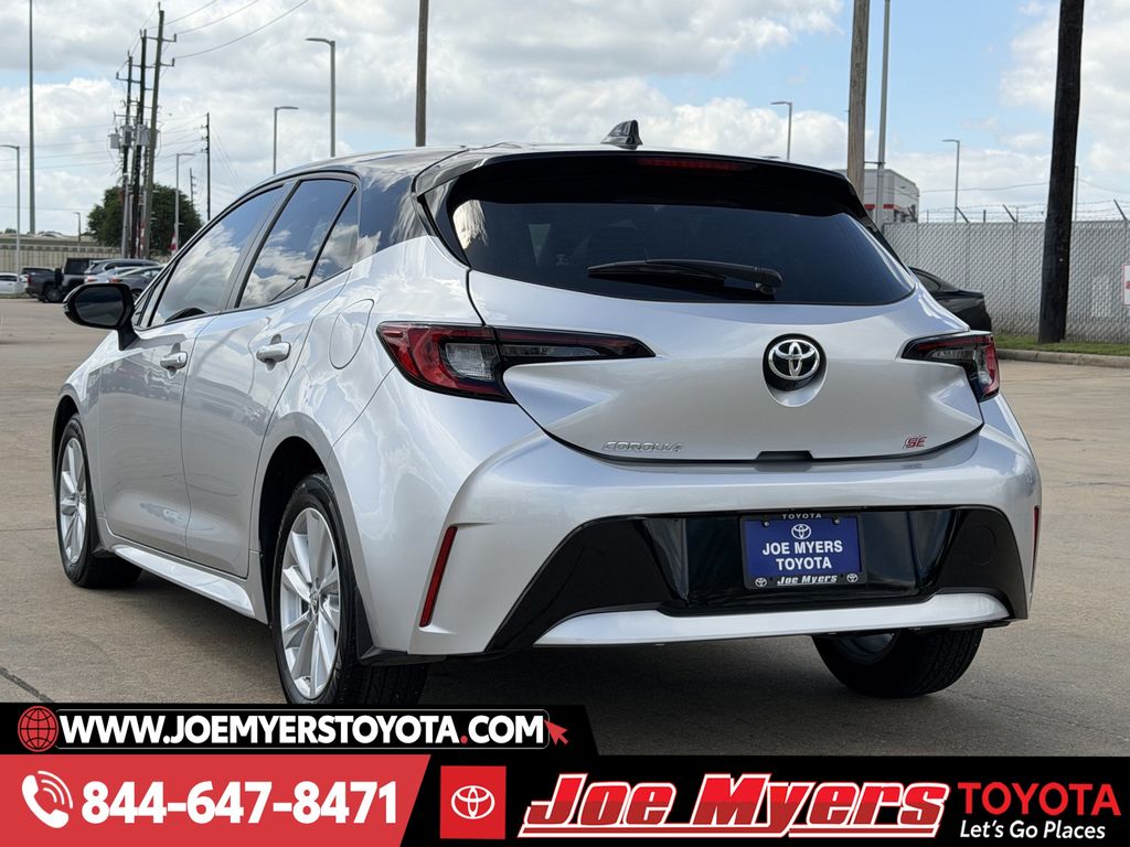 Used 2025 Classic Silver Metallic Midnight Black Metallic Toyota SE image 7