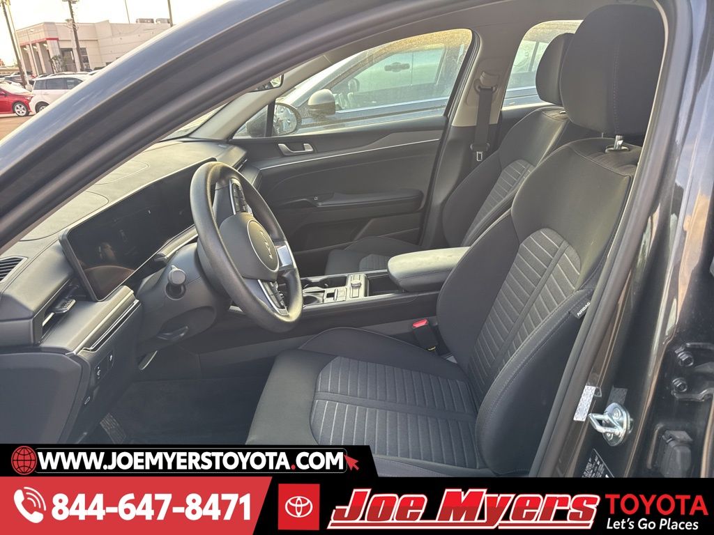 Used 2025 Interstellar Gray Kia LXS image 2