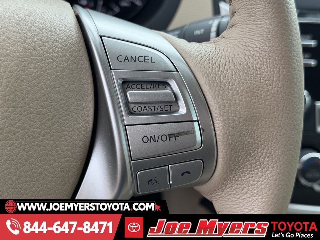 Used 2016 Cayenne Red Nissan 2.5 SL image 23