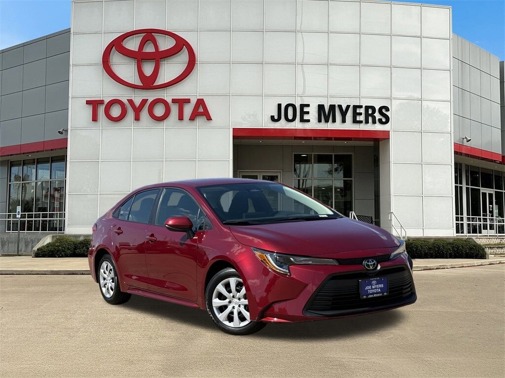 2024 Toyota Corolla LE photo 2