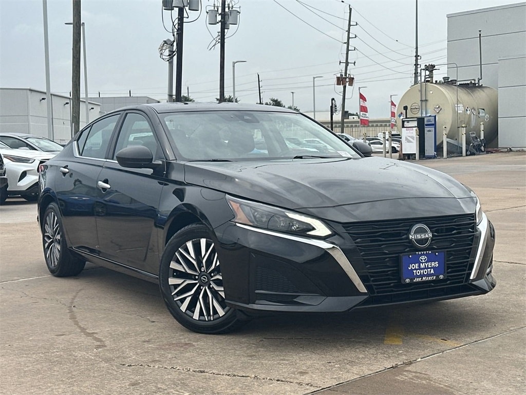 Used 2024 Nissan Altima SV with VIN 1N4BL4DV9RN342078 for sale in Houston, TX