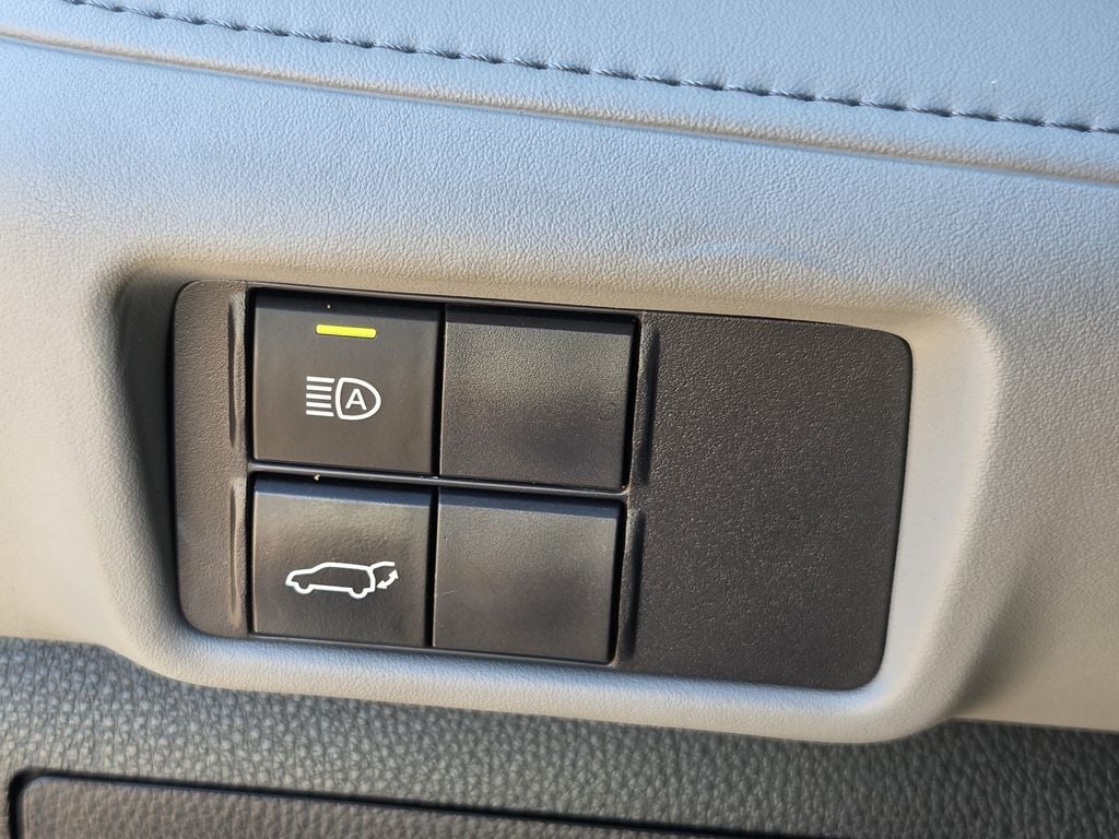Used 2022 Moon Dust Toyota XLE image 25