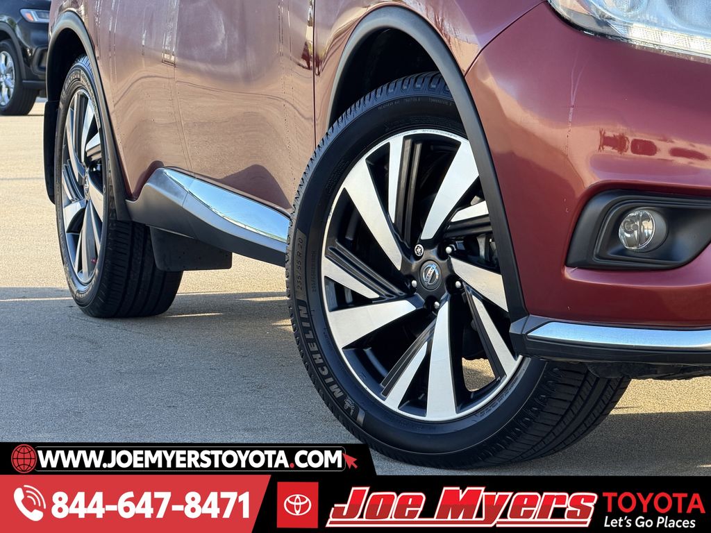 Used 2018 Cayenne Red Metallic Nissan Platinum image 12