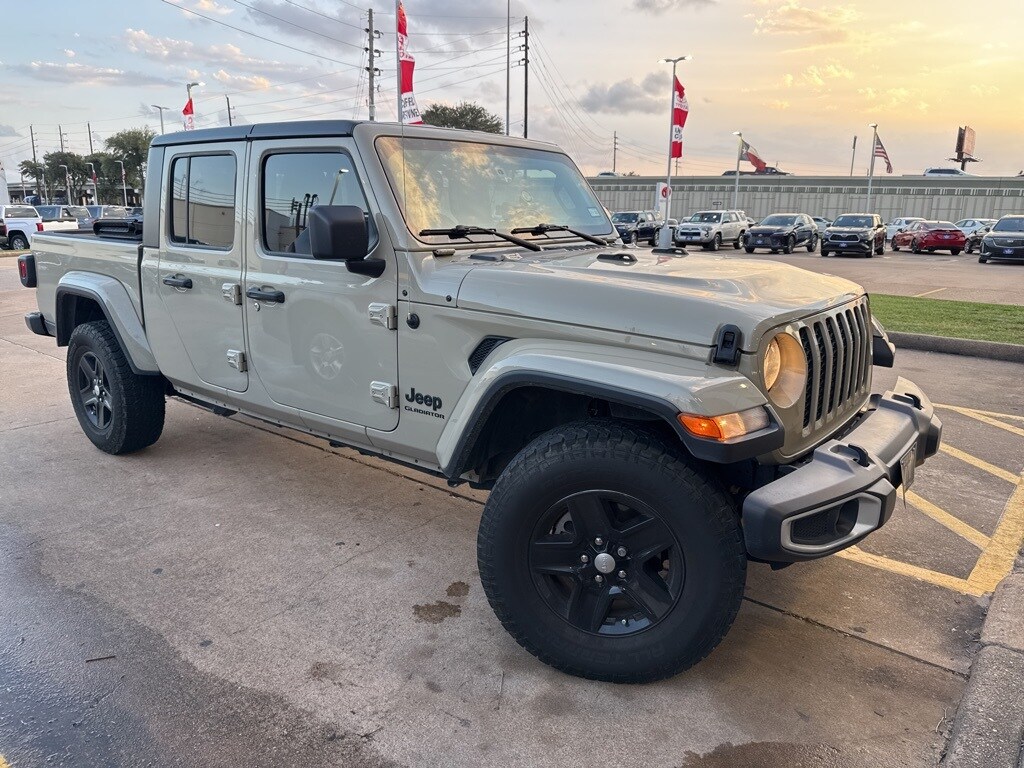 2020 Jeep Gladiator Sport photo 2