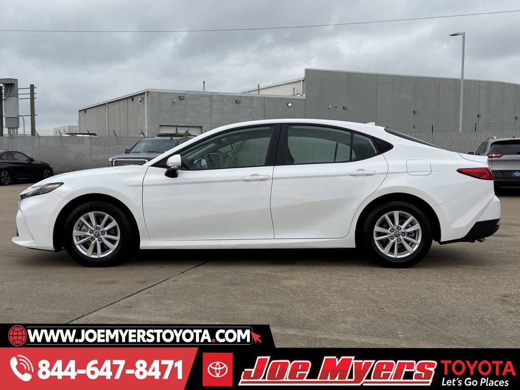 Used 2025 Ice Cap Toyota LE image 6