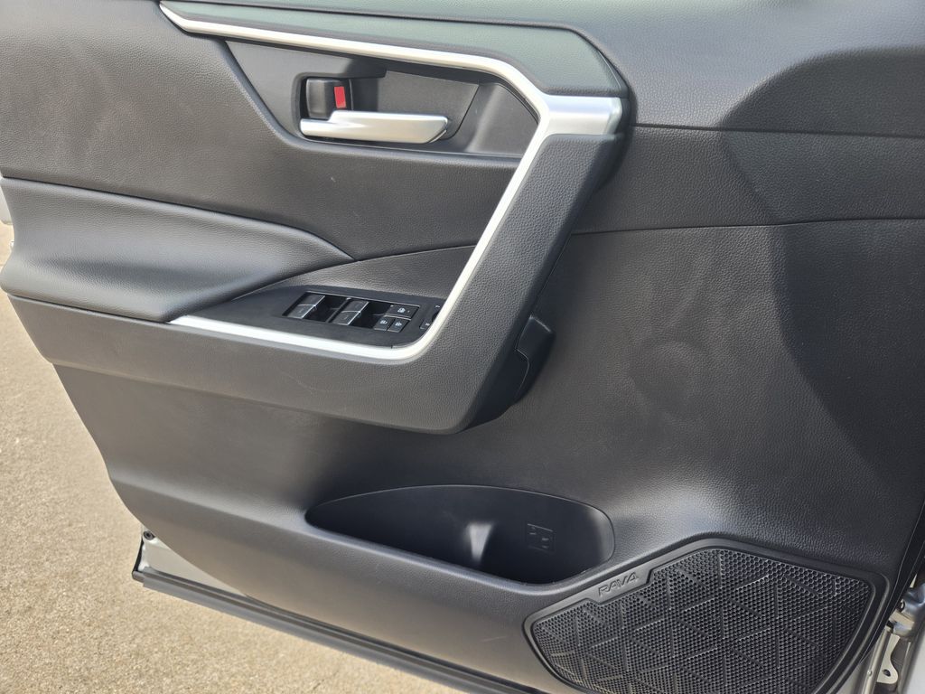 Used 2025 Silver Sky Metallic Toyota XLE image 26