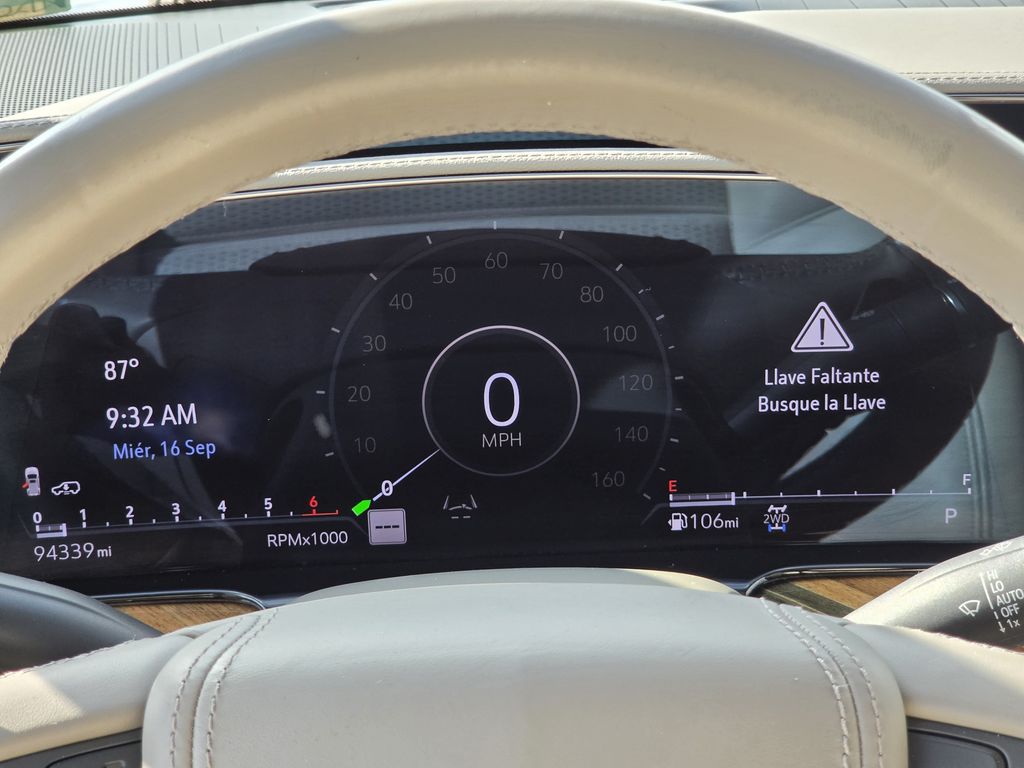 Used 2022 Crystal White Tricoat Cadillac Premium Luxury Platinum image 15
