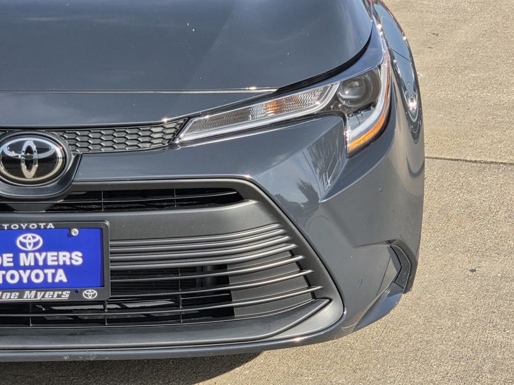 Used 2025 Underground Toyota LE image 4